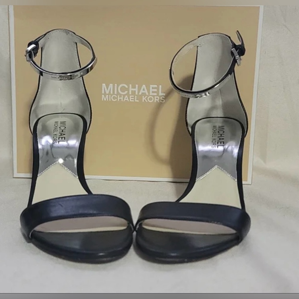 Michael Kors Kristen Heels🔥